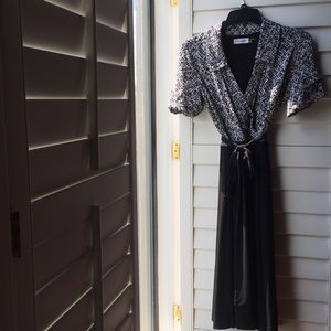 Black and white Calvin Klein  dress with pockets